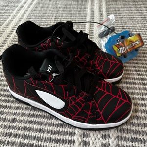 Heely's Split Spiderman Shoes, size Youth 5